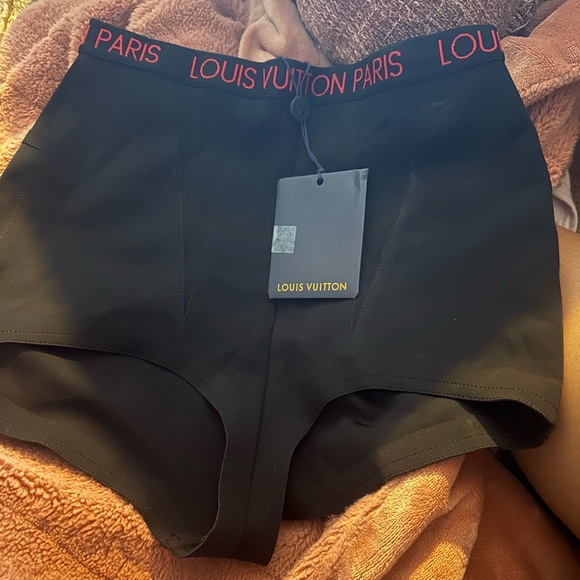 Louis Vuitton Pants - New Lv mini shorts